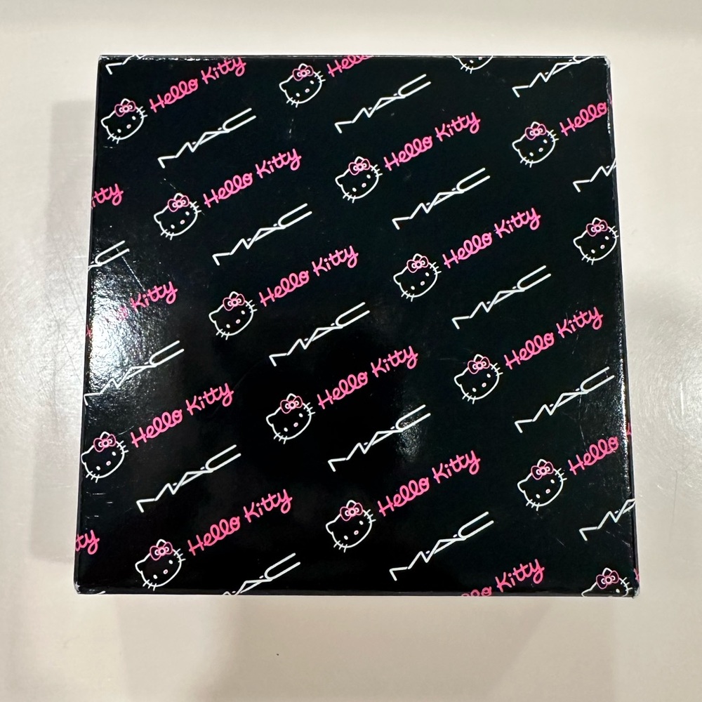 MAC Cosmetics Beauty Powder - Limited Edition “Hello Kitty” collaboration